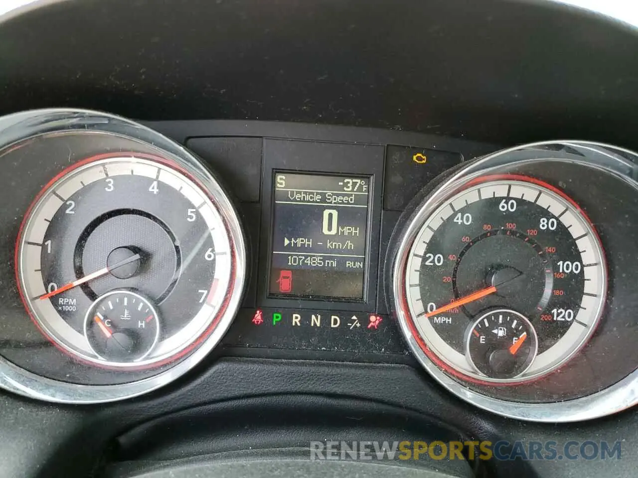 9 Photograph of a damaged car 2C4RDGEG9KR567908 DODGE CARAVAN 2019