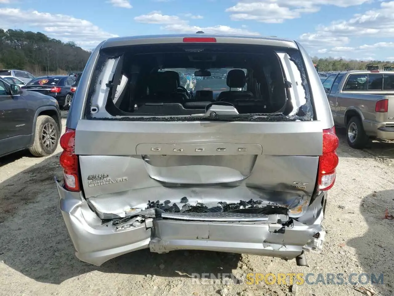 6 Photograph of a damaged car 2C4RDGEG9KR611597 DODGE CARAVAN 2019