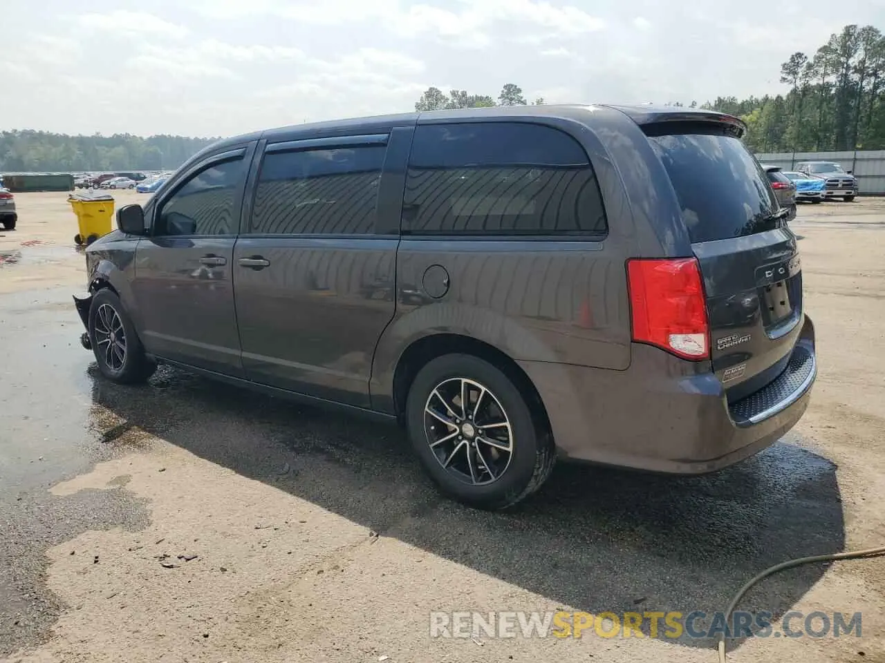 2 Photograph of a damaged car 2C4RDGEG9KR646835 DODGE CARAVAN 2019