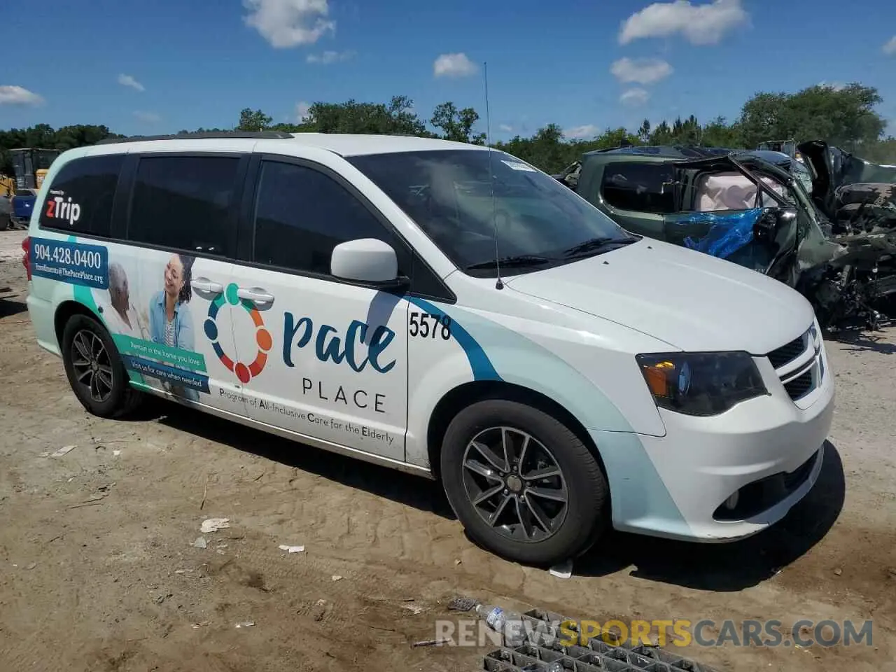 4 Photograph of a damaged car 2C4RDGEG9KR663165 DODGE CARAVAN 2019