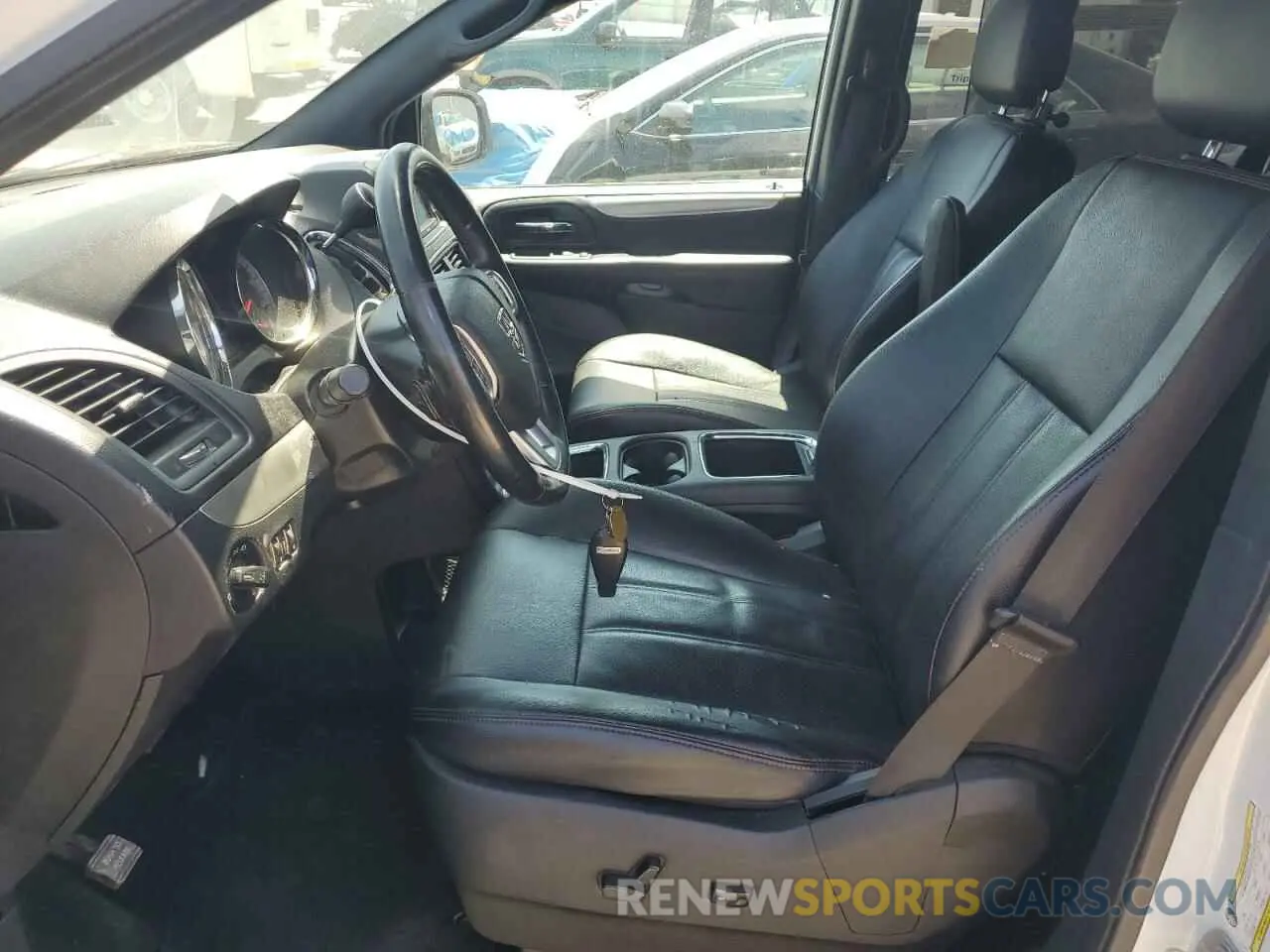 7 Photograph of a damaged car 2C4RDGEG9KR663165 DODGE CARAVAN 2019