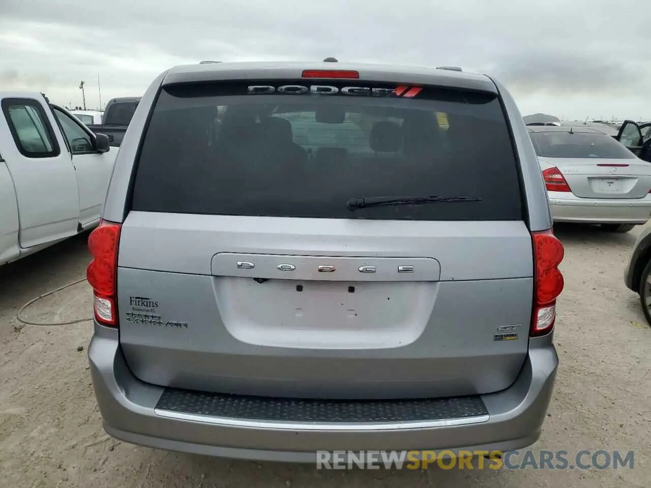 6 Photograph of a damaged car 2C4RDGEG9KR671539 DODGE CARAVAN 2019