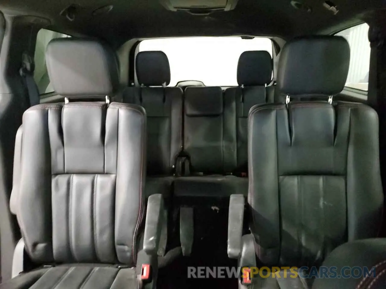 10 Photograph of a damaged car 2C4RDGEG9KR674117 DODGE CARAVAN 2019