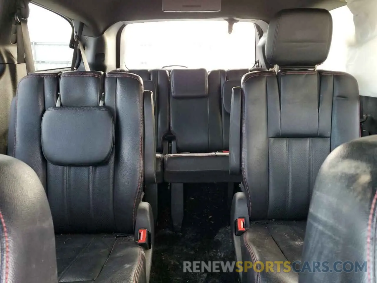 10 Photograph of a damaged car 2C4RDGEG9KR676000 DODGE CARAVAN 2019