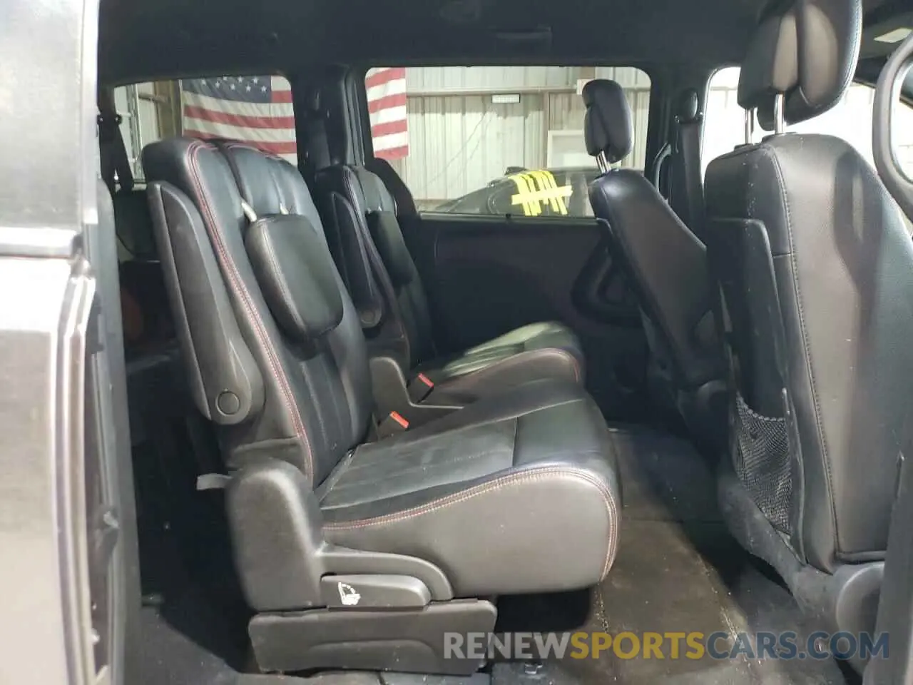 11 Photograph of a damaged car 2C4RDGEG9KR694822 DODGE CARAVAN 2019