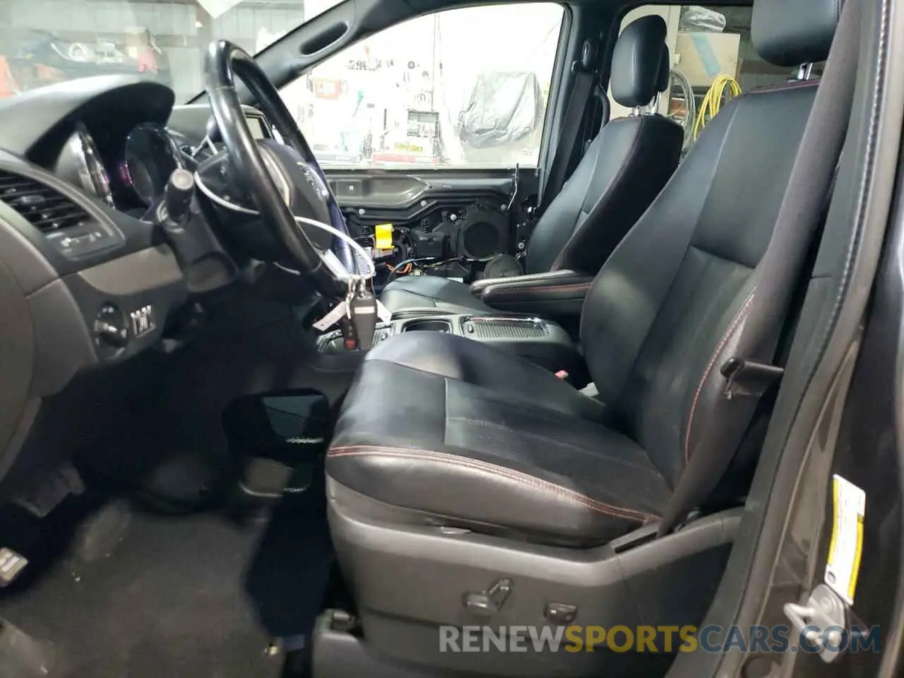 7 Photograph of a damaged car 2C4RDGEG9KR694822 DODGE CARAVAN 2019