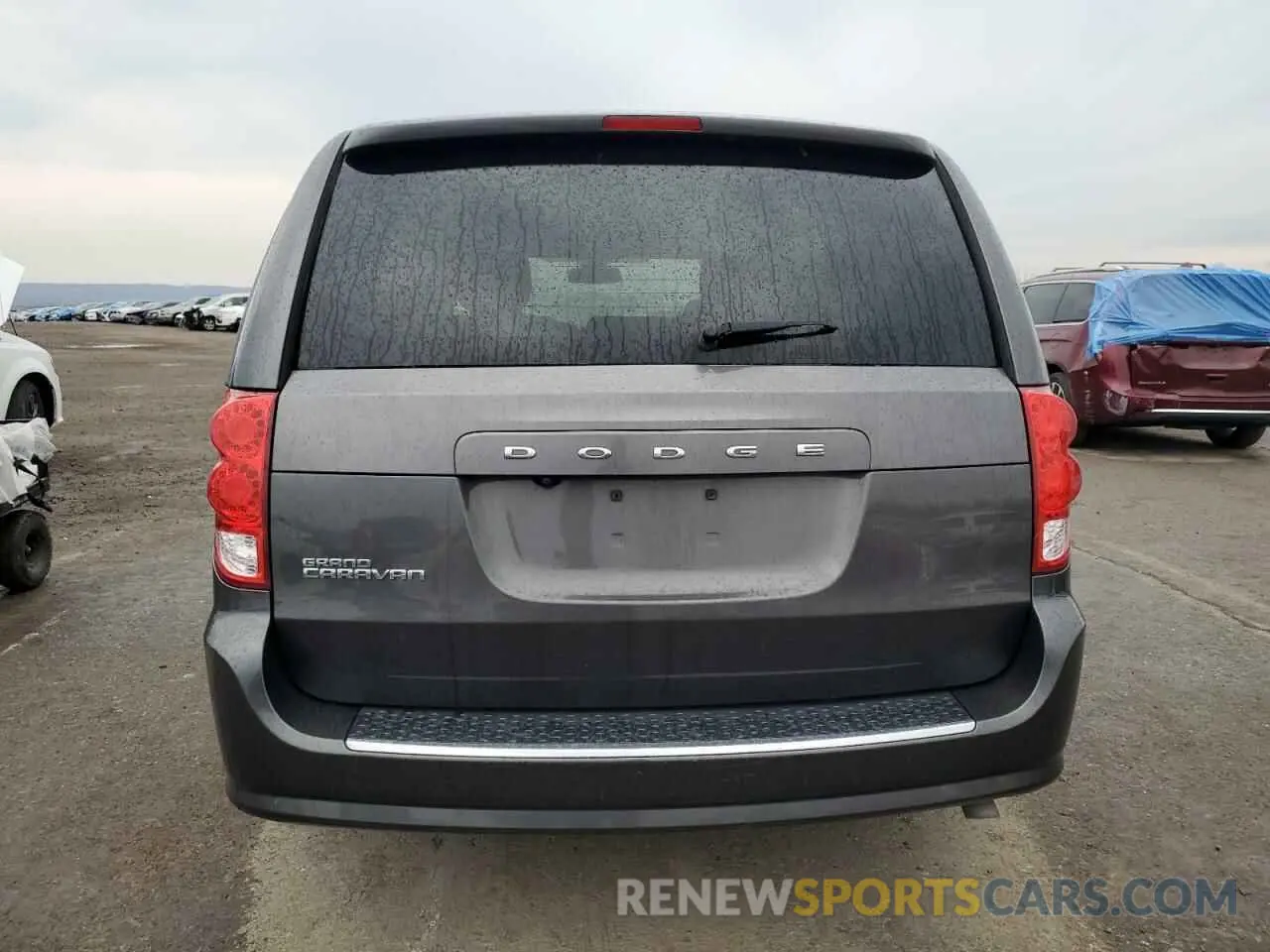 6 Photograph of a damaged car 2C4RDGEG9KR723784 DODGE CARAVAN 2019
