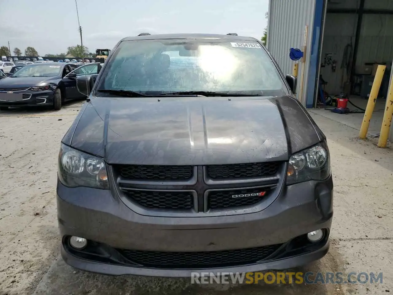 5 Photograph of a damaged car 2C4RDGEG9KR726085 DODGE CARAVAN 2019