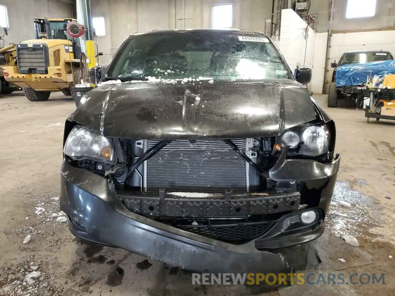 5 Photograph of a damaged car 2C4RDGEG9KR791499 DODGE CARAVAN 2019