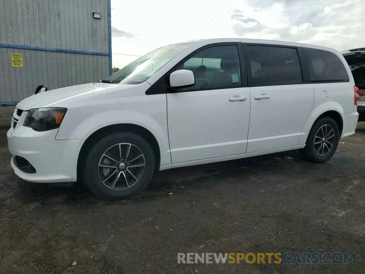 1 Photograph of a damaged car 2C4RDGEGXKR568078 DODGE CARAVAN 2019