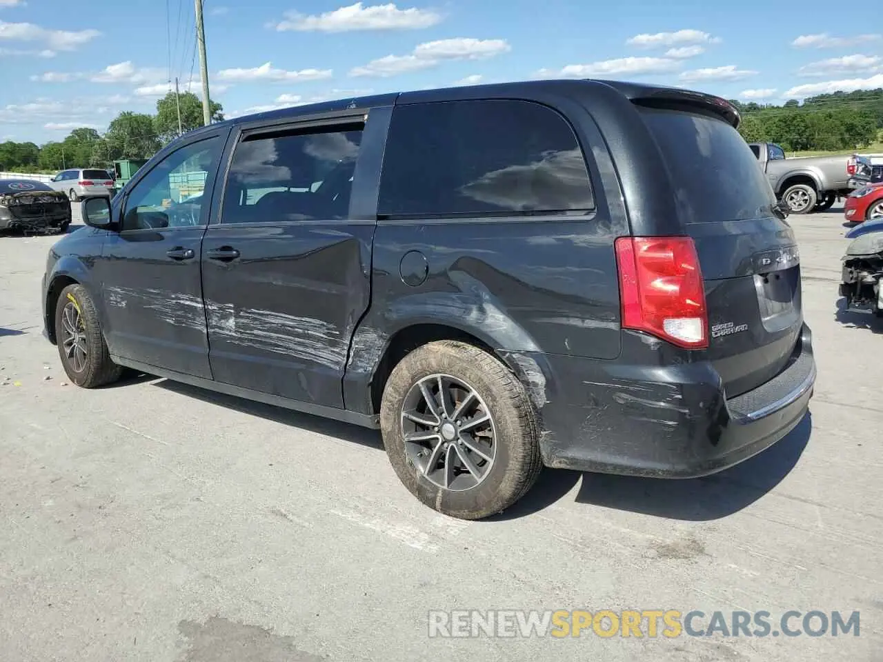 2 Photograph of a damaged car 2C4RDGEGXKR618137 DODGE CARAVAN 2019