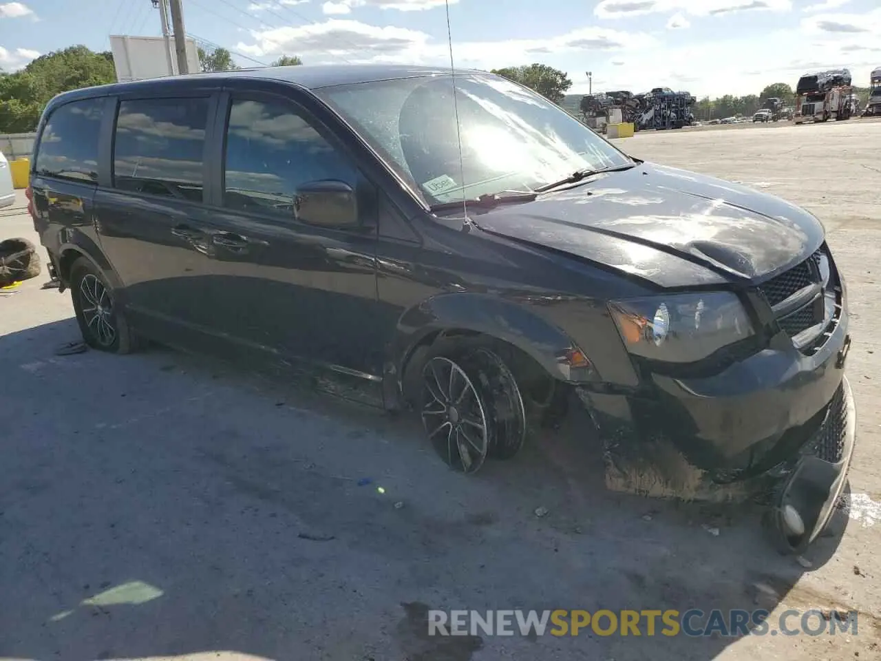 4 Photograph of a damaged car 2C4RDGEGXKR618137 DODGE CARAVAN 2019