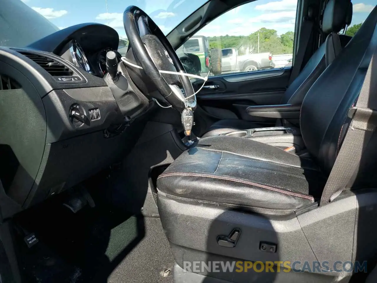 7 Photograph of a damaged car 2C4RDGEGXKR618137 DODGE CARAVAN 2019