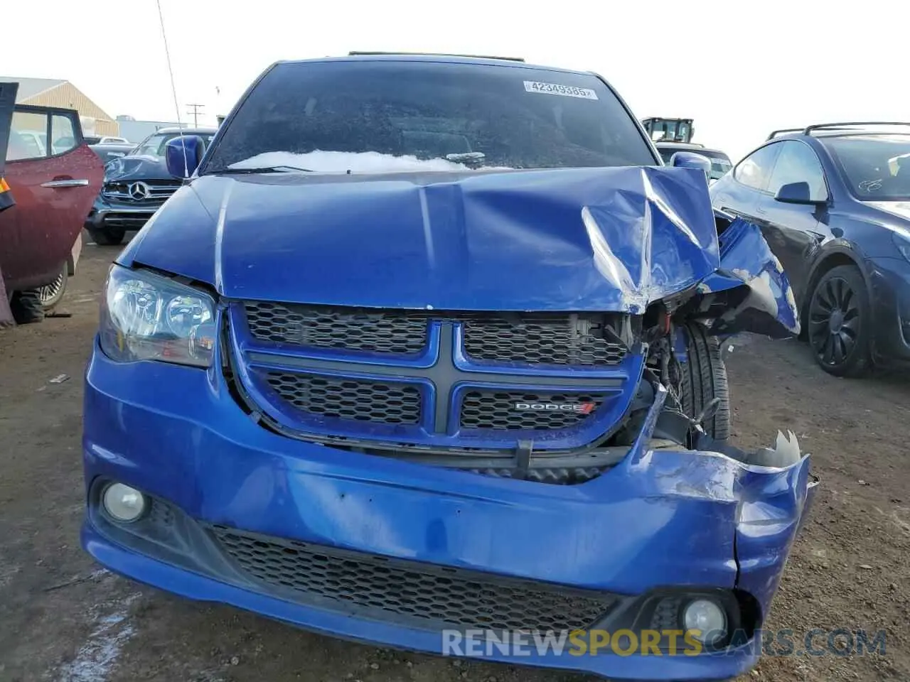 5 Photograph of a damaged car 2C4RDGEGXKR621250 DODGE CARAVAN 2019
