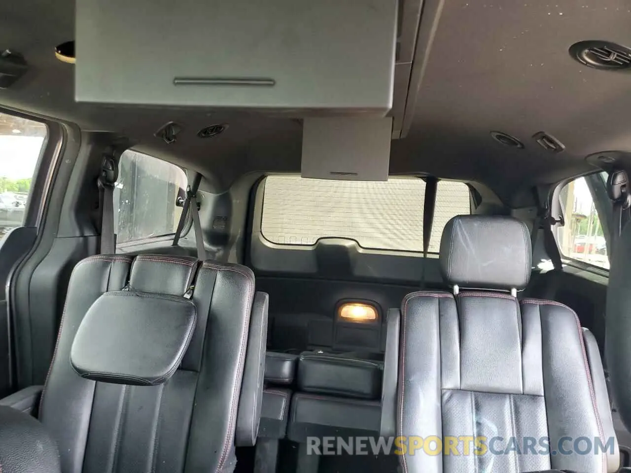 10 Photograph of a damaged car 2C4RDGEGXKR696191 DODGE CARAVAN 2019