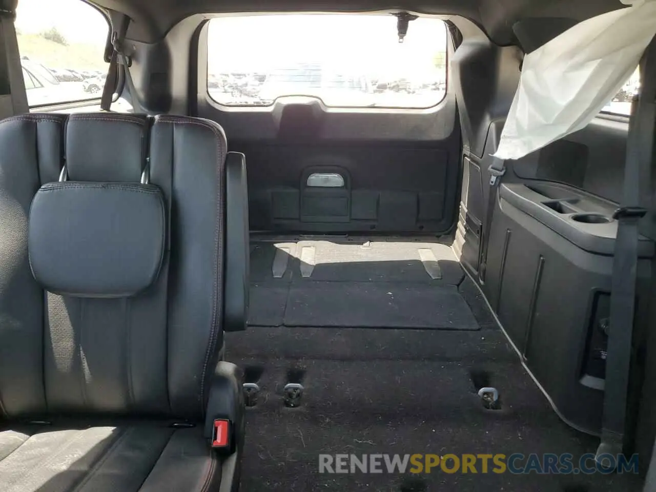 10 Photograph of a damaged car 2C4RDGEGXKR726810 DODGE CARAVAN 2019