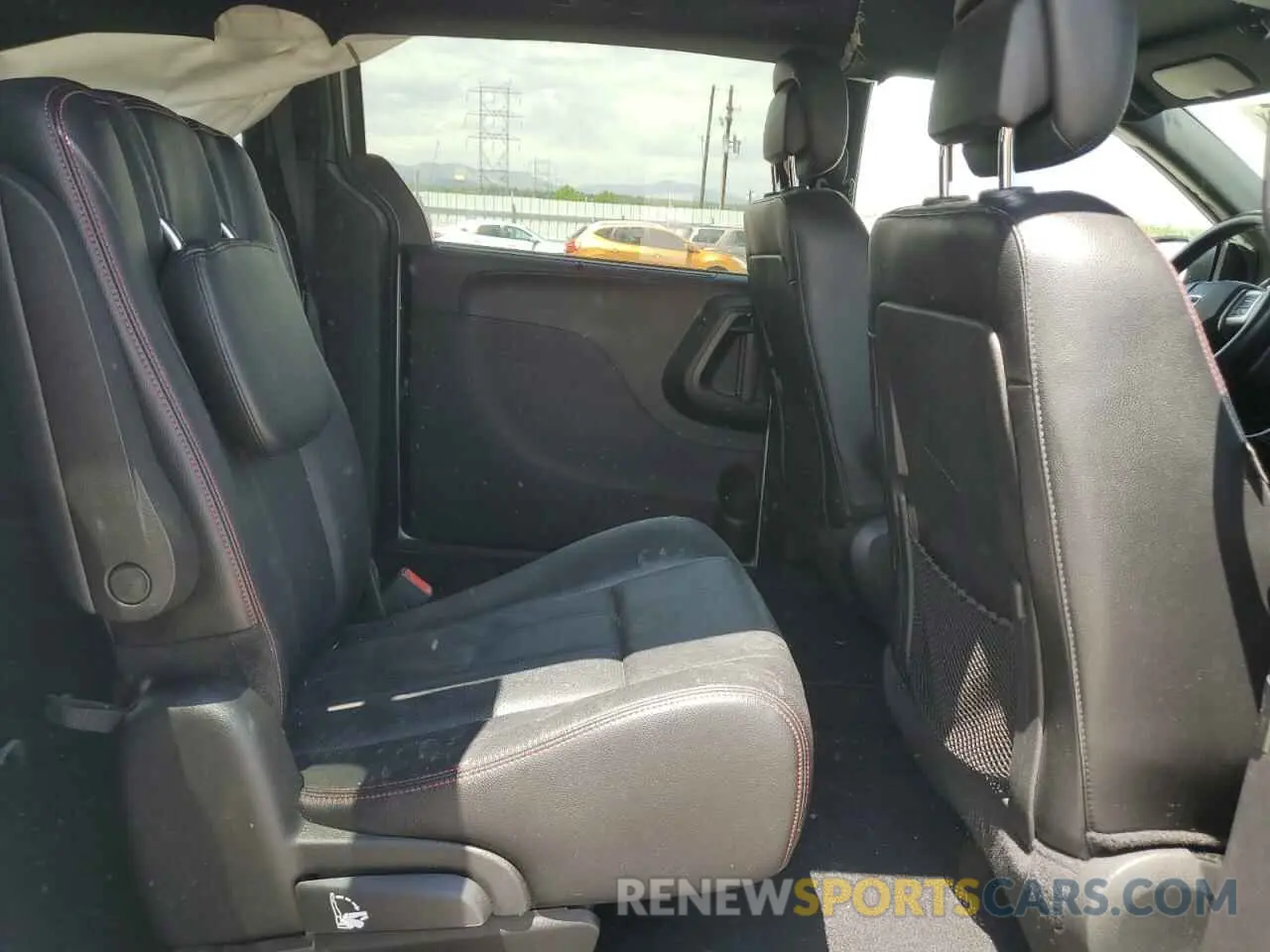 11 Photograph of a damaged car 2C4RDGEGXKR726810 DODGE CARAVAN 2019