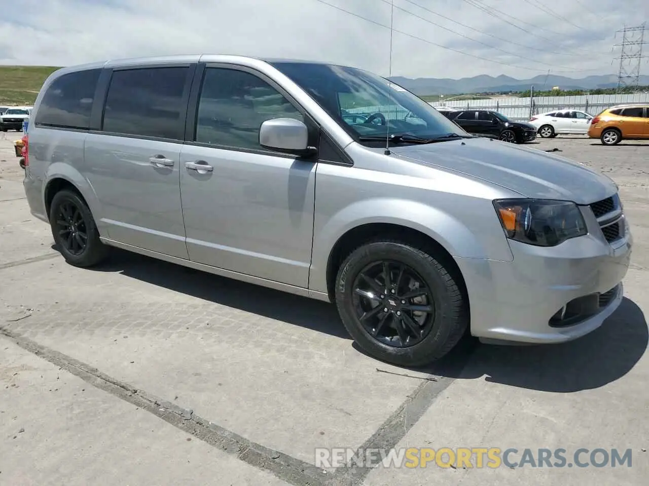 4 Photograph of a damaged car 2C4RDGEGXKR726810 DODGE CARAVAN 2019