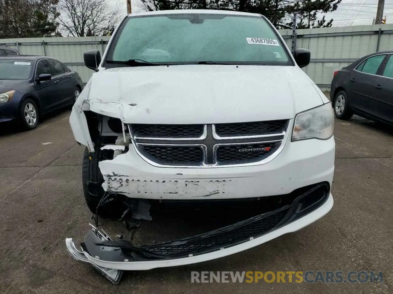 5 Photograph of a damaged car 2C7WDGBG0KR793832 DODGE CARAVAN 2019