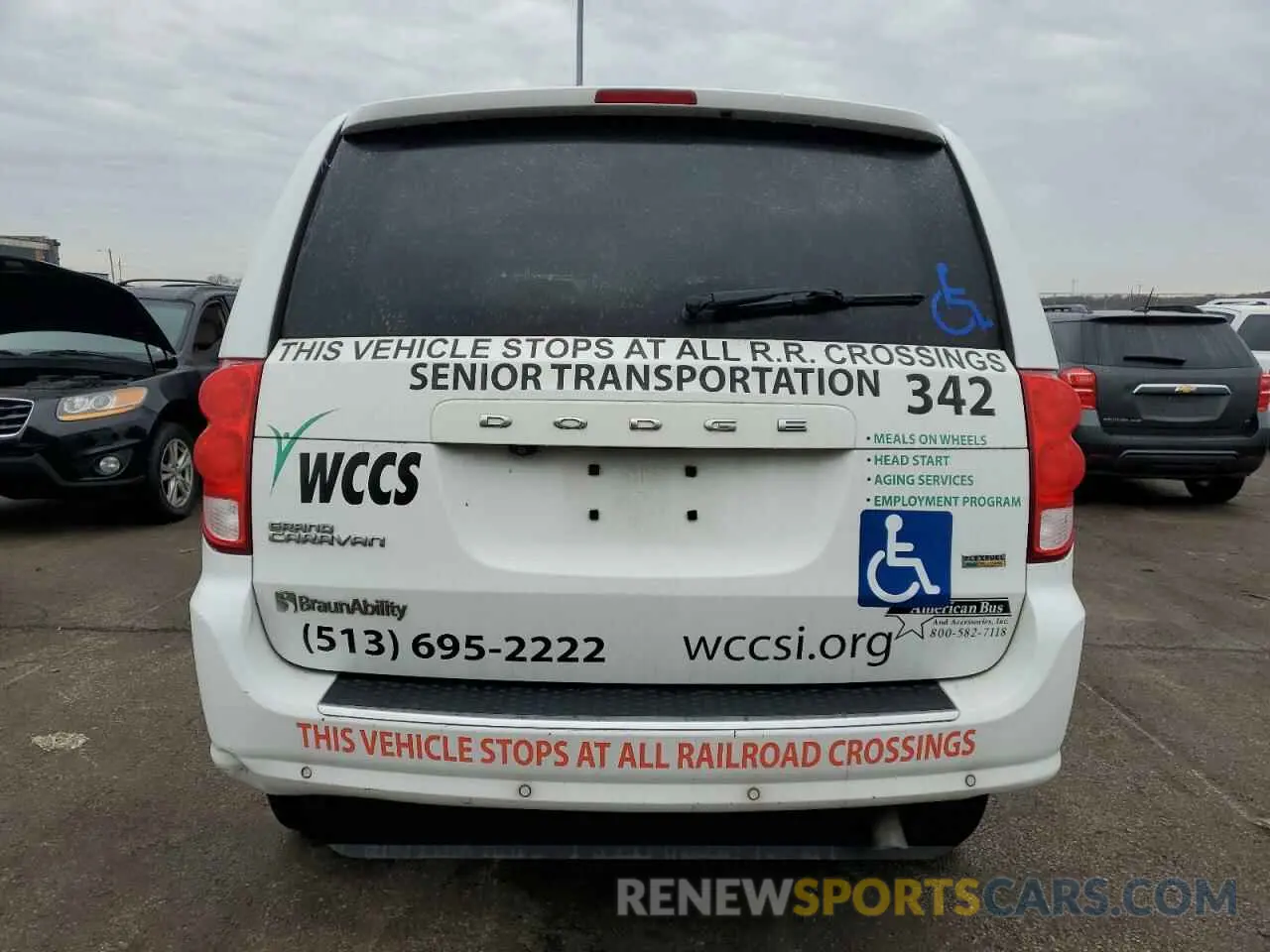 6 Photograph of a damaged car 2C7WDGBG0KR793832 DODGE CARAVAN 2019