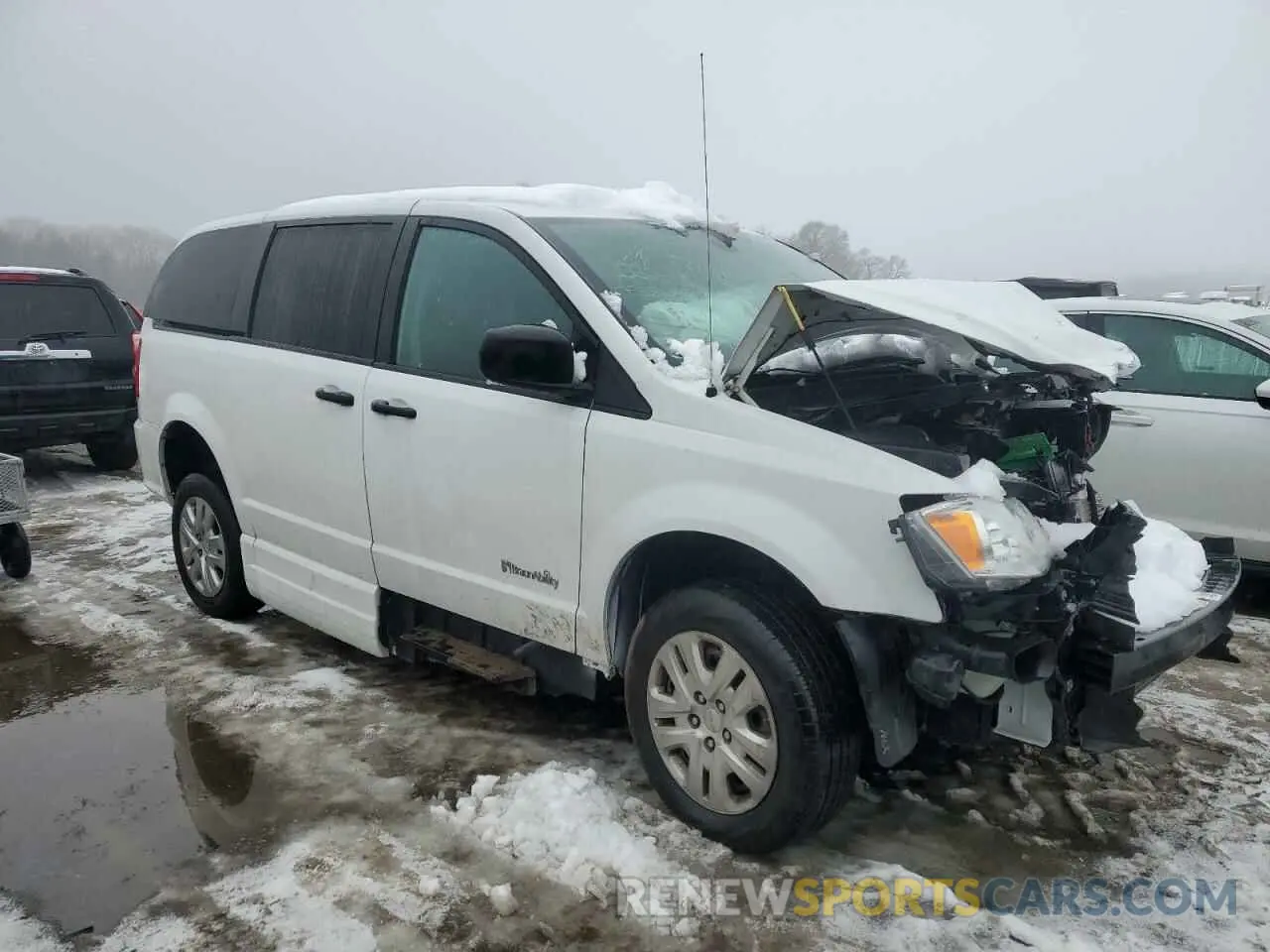 4 Photograph of a damaged car 2C7WDGBG1KR555651 DODGE CARAVAN 2019