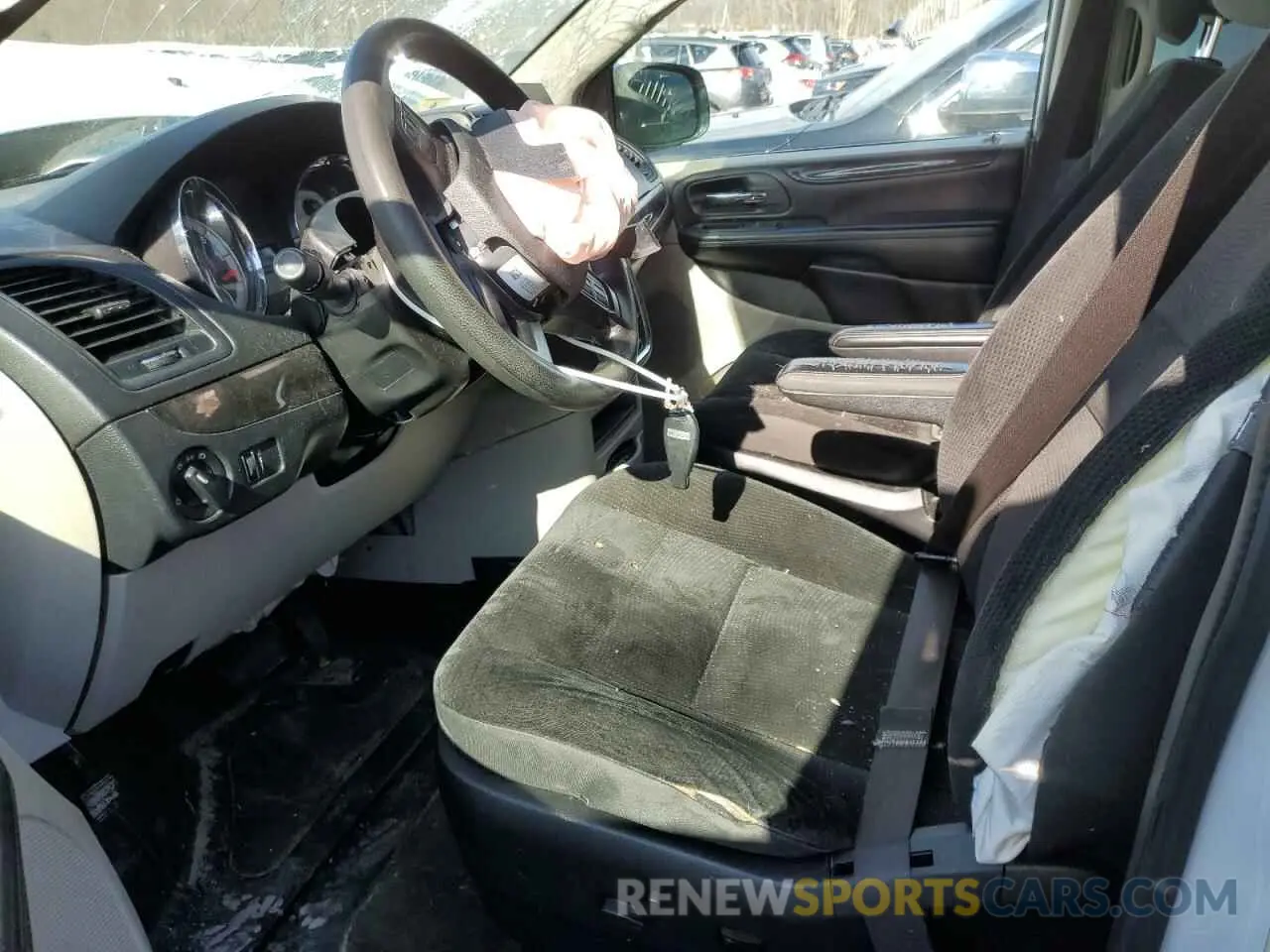 7 Photograph of a damaged car 2C7WDGBG1KR555651 DODGE CARAVAN 2019
