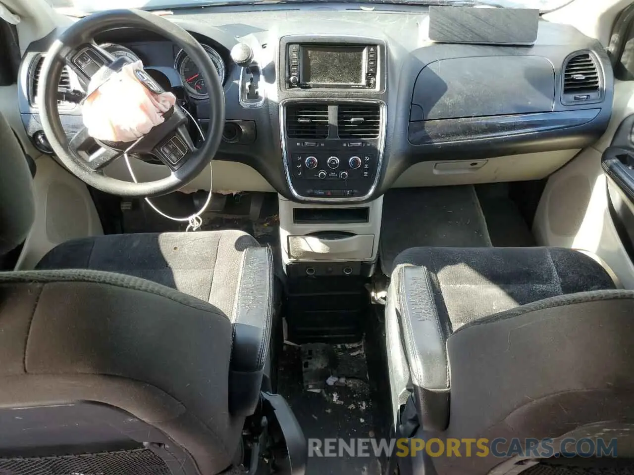 8 Photograph of a damaged car 2C7WDGBG1KR555651 DODGE CARAVAN 2019
