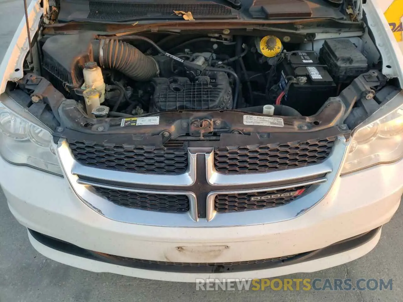 12 Photograph of a damaged car 2C7WDGBG1KR699720 DODGE CARAVAN 2019