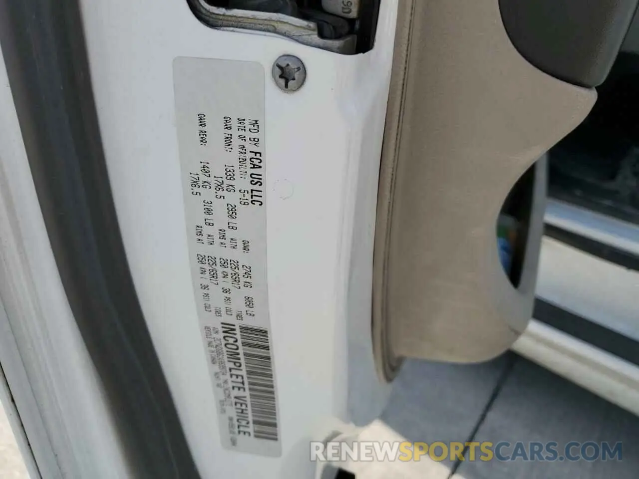 14 Photograph of a damaged car 2C7WDGBG1KR699734 DODGE CARAVAN 2019