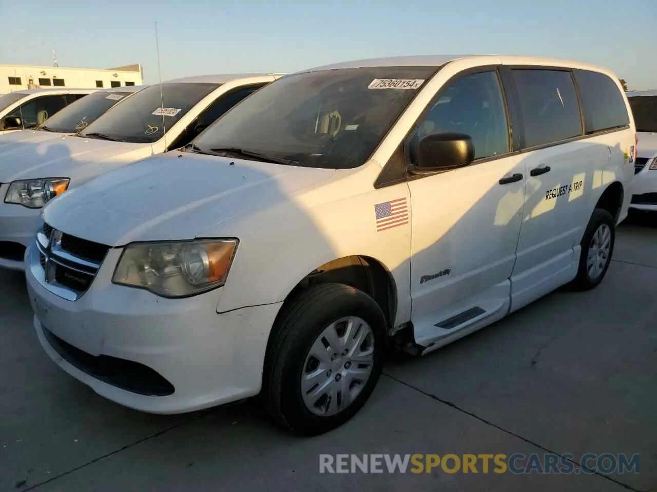 1 Photograph of a damaged car 2C7WDGBG4KR699730 DODGE CARAVAN 2019