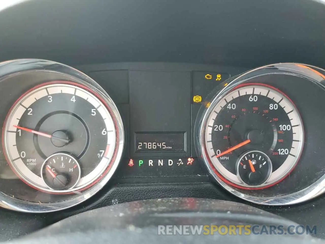 9 Photograph of a damaged car 2C7WDGBG4KR699730 DODGE CARAVAN 2019