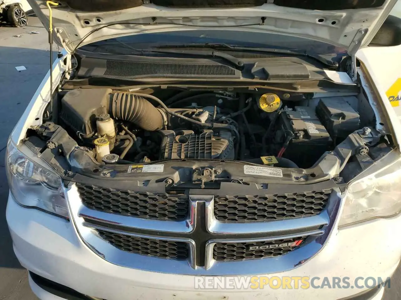 12 Photograph of a damaged car 2C7WDGBG5KR728443 DODGE CARAVAN 2019