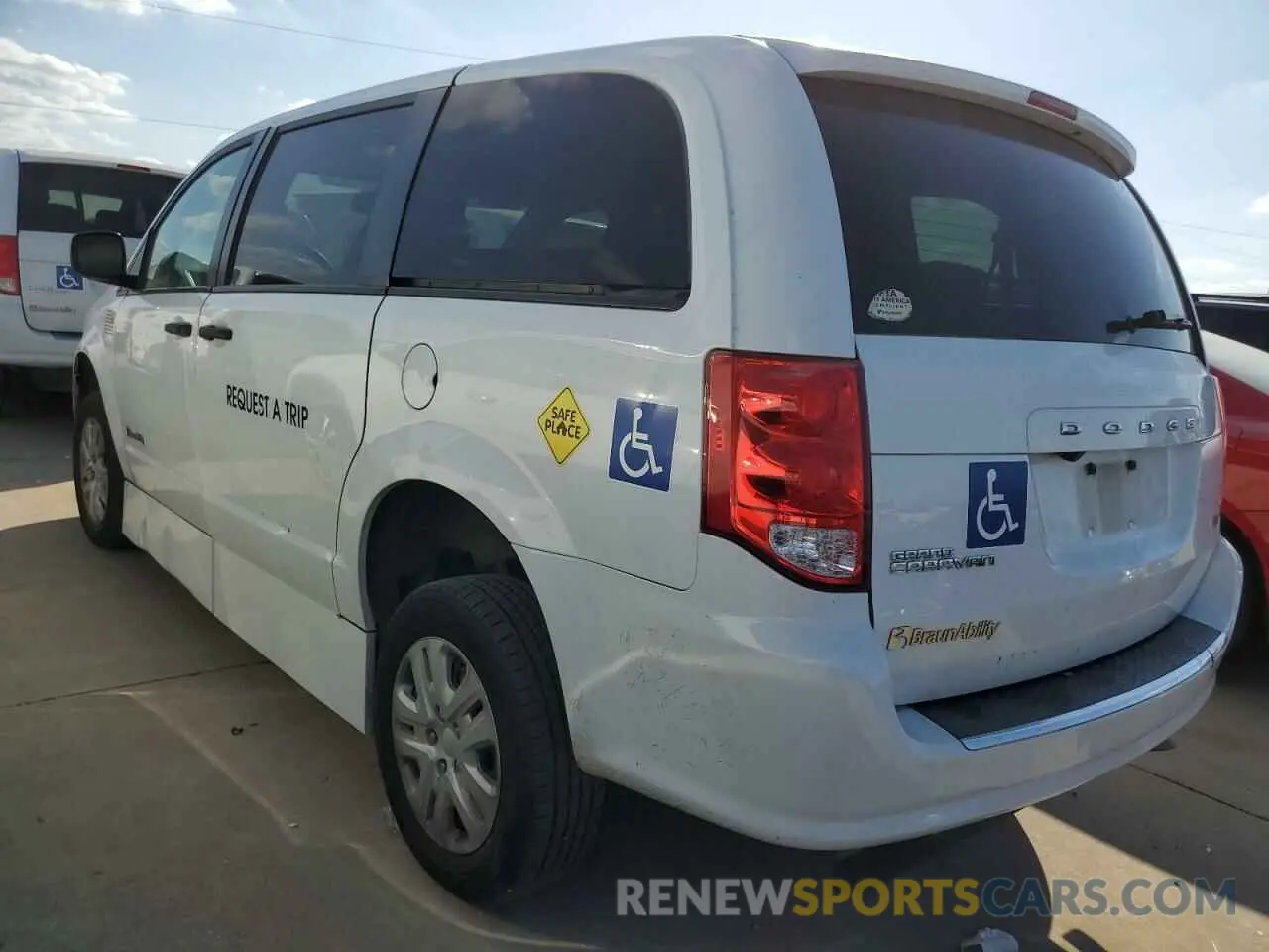 2 Photograph of a damaged car 2C7WDGBG5KR728443 DODGE CARAVAN 2019