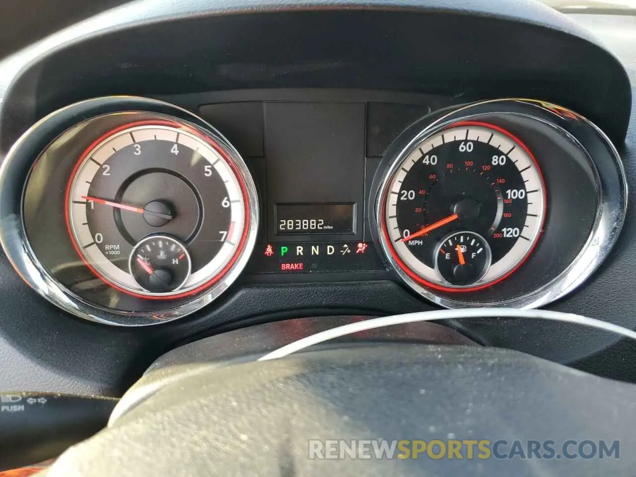 9 Photograph of a damaged car 2C7WDGBG5KR728443 DODGE CARAVAN 2019