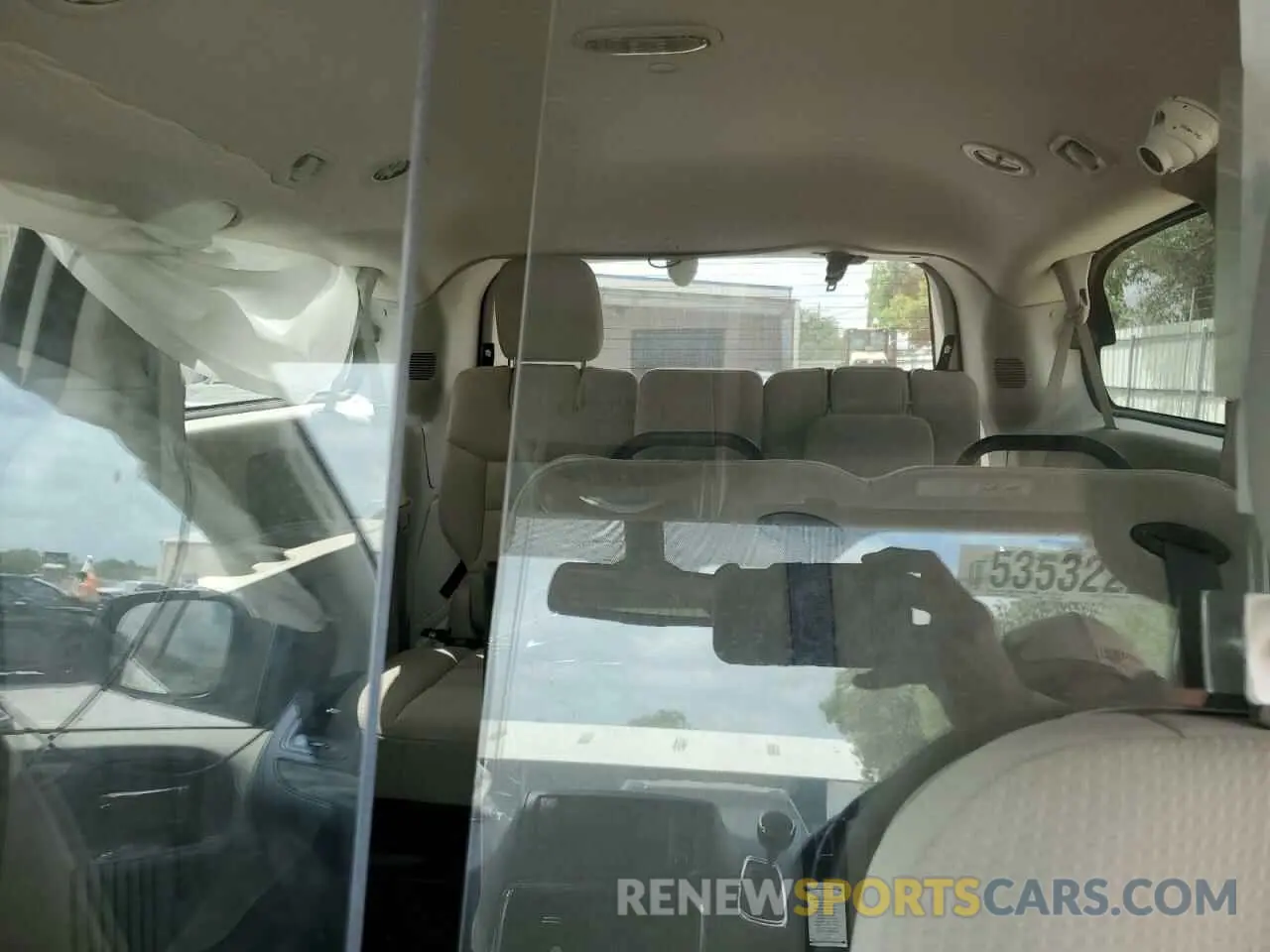 10 Photograph of a damaged car 2C7WDGBG6KR683769 DODGE CARAVAN 2019