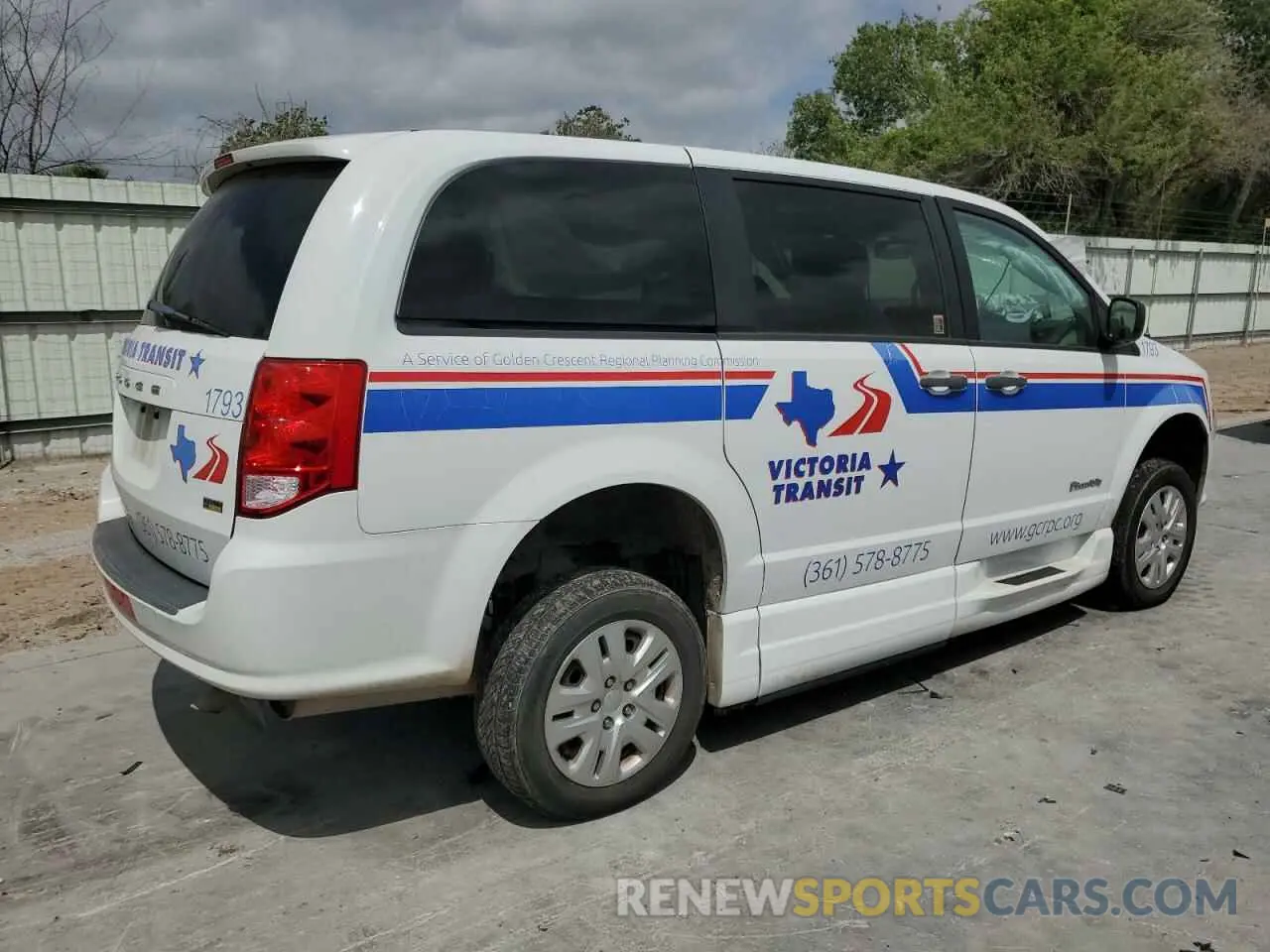 3 Photograph of a damaged car 2C7WDGBG6KR683769 DODGE CARAVAN 2019