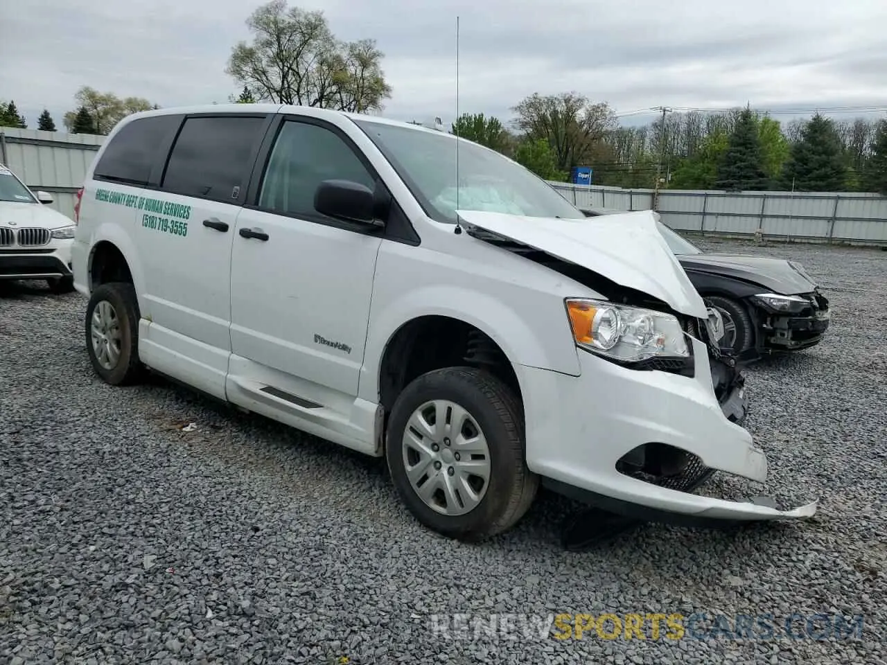 4 Photograph of a damaged car 2C7WDGBG6KR808382 DODGE CARAVAN 2019