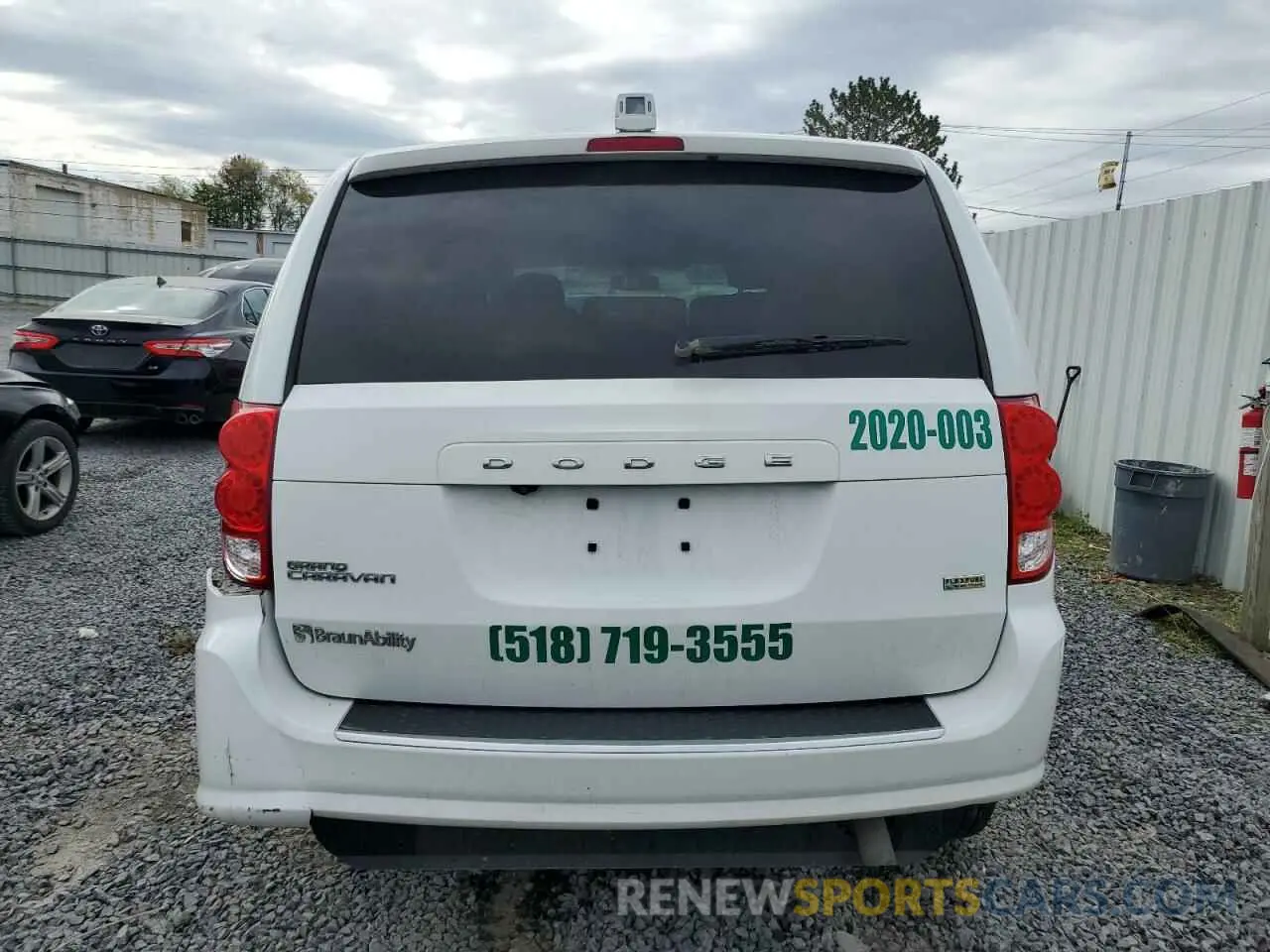 6 Photograph of a damaged car 2C7WDGBG6KR808382 DODGE CARAVAN 2019