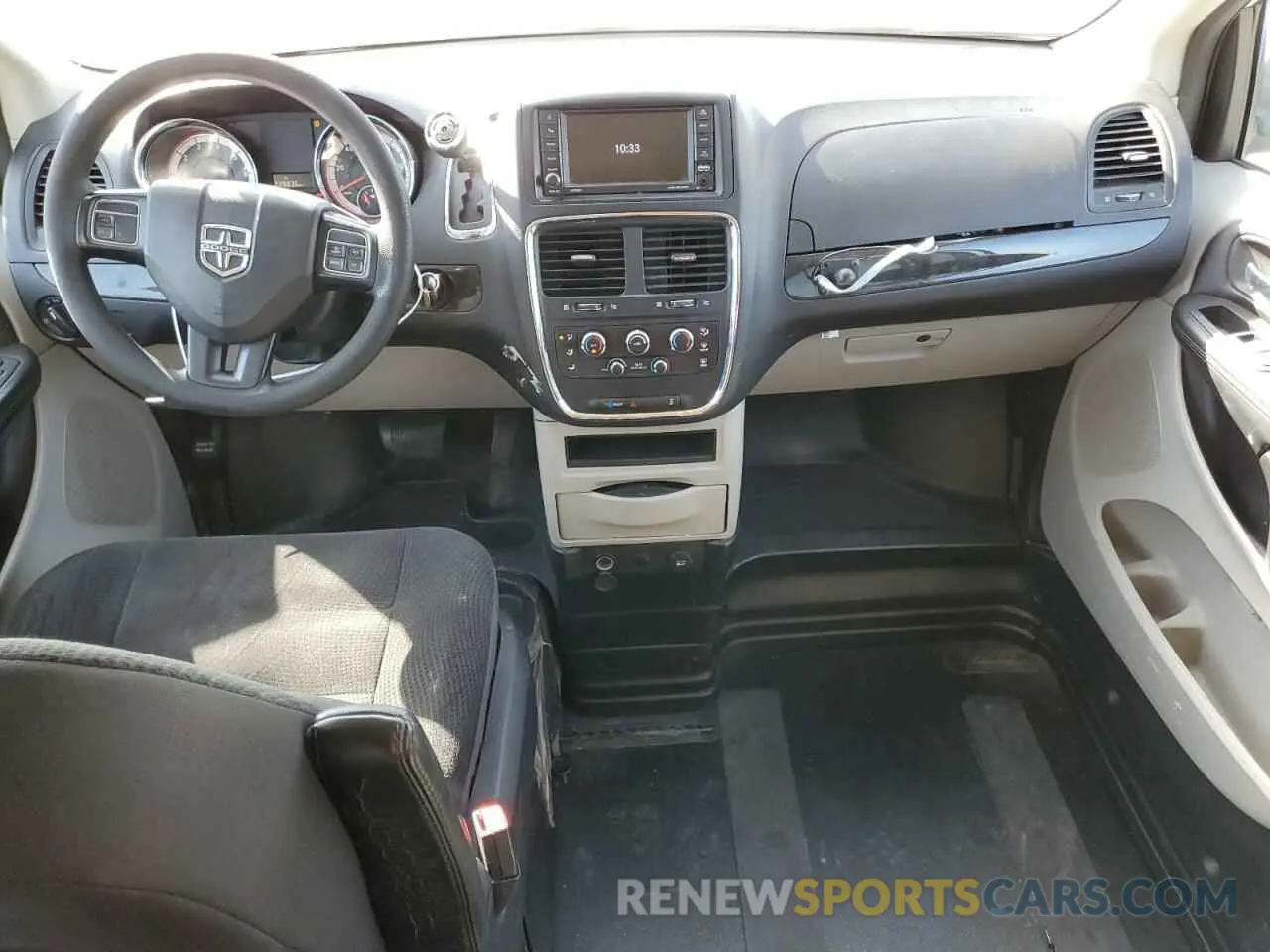 8 Photograph of a damaged car 2C7WDGBG9KR728462 DODGE CARAVAN 2019