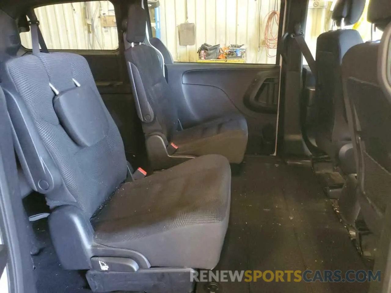 12 Photograph of a damaged car 2C4RDGBG1LR233779 DODGE CARAVAN 2020