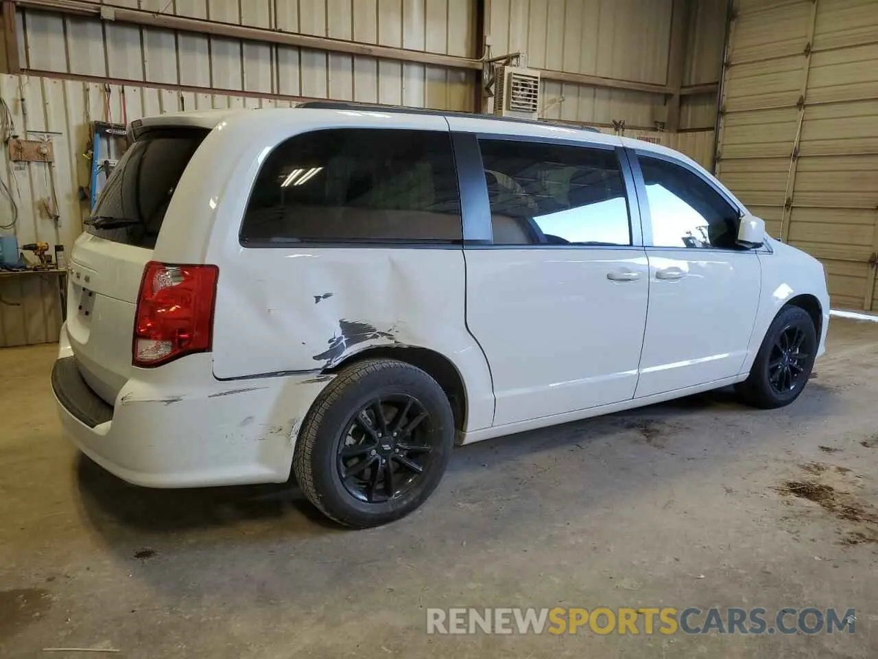 3 Photograph of a damaged car 2C4RDGBG1LR233779 DODGE CARAVAN 2020