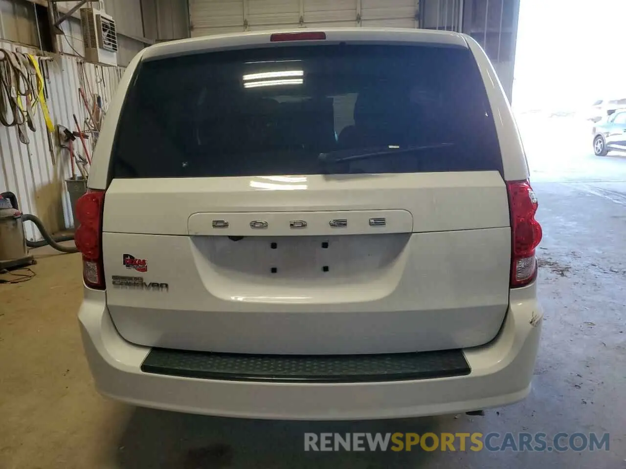 6 Photograph of a damaged car 2C4RDGBG1LR233779 DODGE CARAVAN 2020