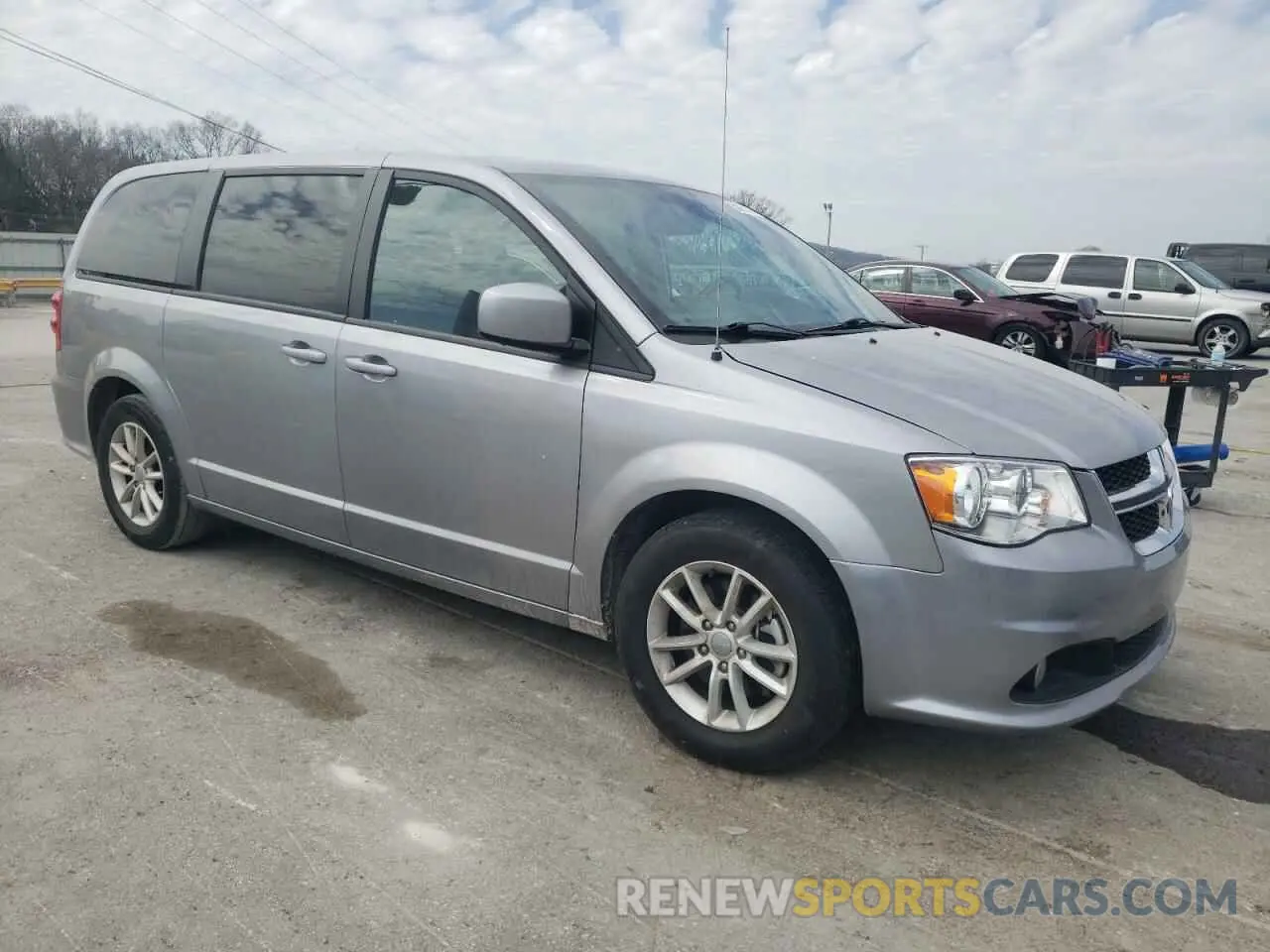4 Photograph of a damaged car 2C4RDGBG1LR236679 DODGE CARAVAN 2020