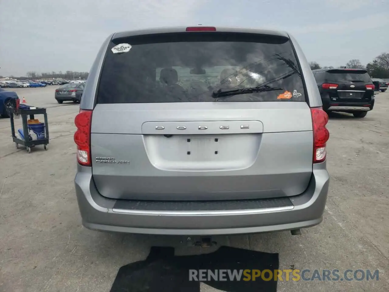 6 Photograph of a damaged car 2C4RDGBG1LR236679 DODGE CARAVAN 2020
