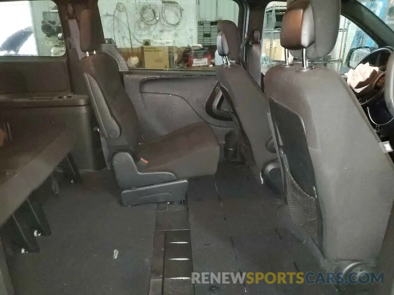 11 Photograph of a damaged car 2C4RDGBG1LR239114 DODGE CARAVAN 2020