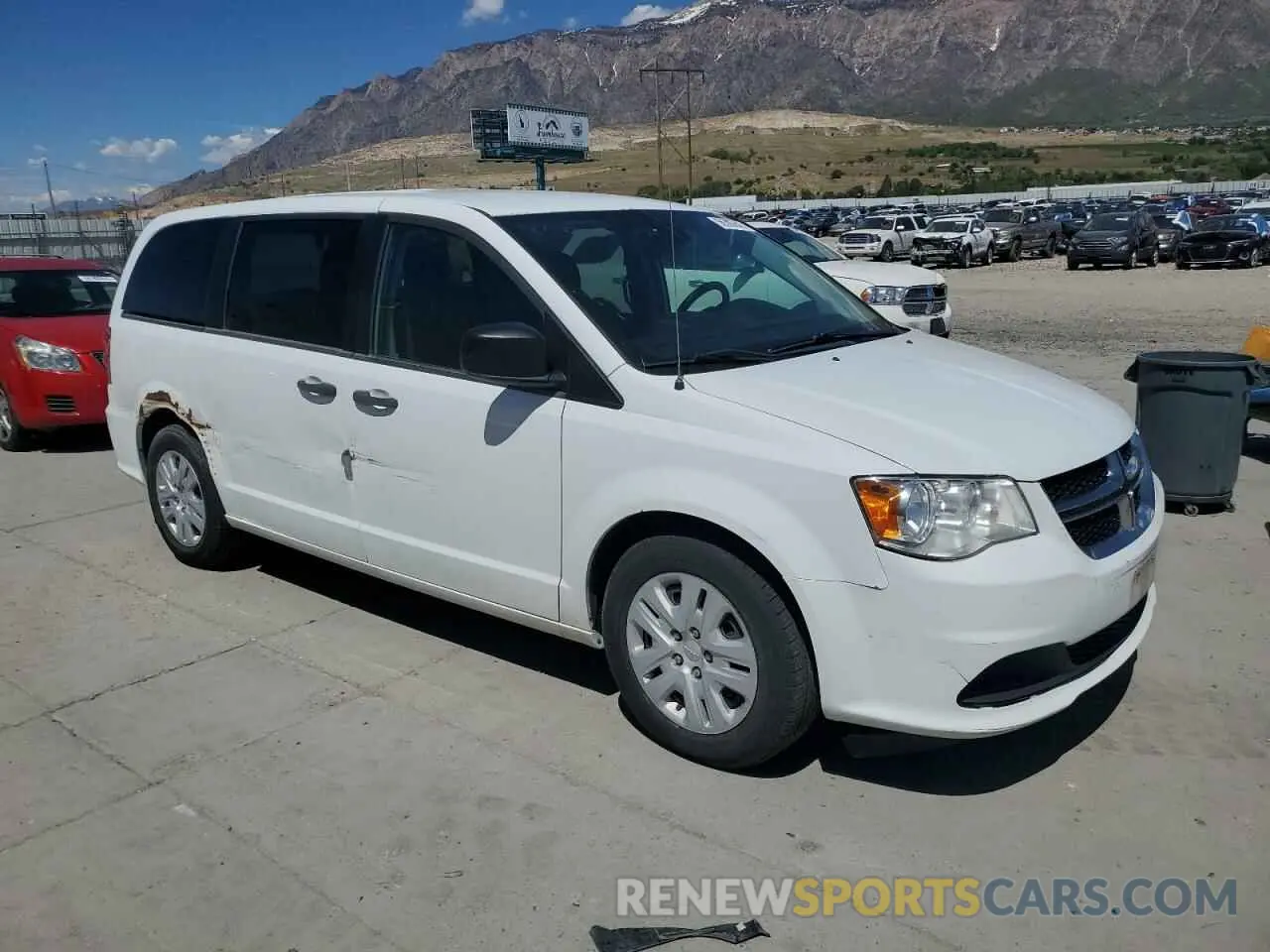 4 Photograph of a damaged car 2C4RDGBG2LR235590 DODGE CARAVAN 2020