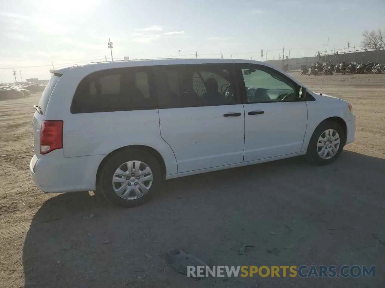 3 Photograph of a damaged car 2C4RDGBG3LR155912 DODGE CARAVAN 2020