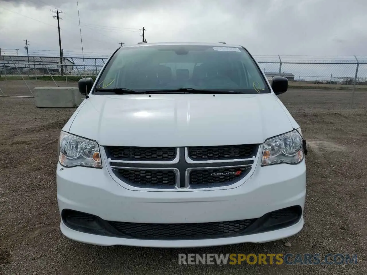 5 Photograph of a damaged car 2C4RDGBG5LR230951 DODGE CARAVAN 2020