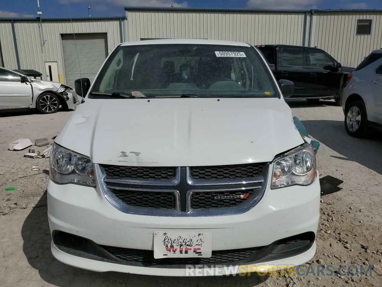 5 Photograph of a damaged car 2C4RDGBG5LR241321 DODGE CARAVAN 2020