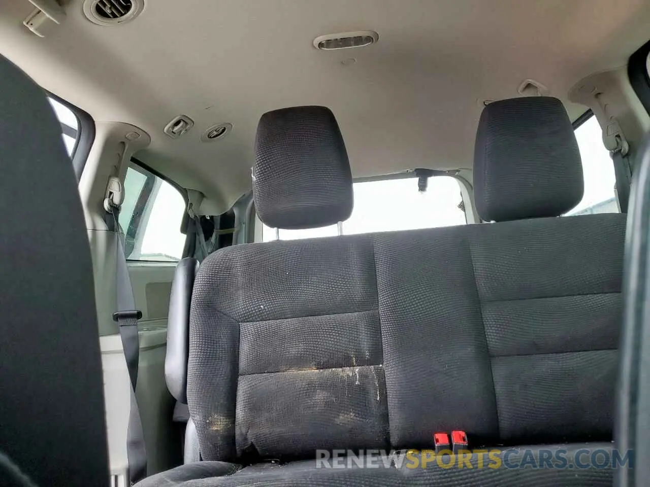 10 Photograph of a damaged car 2C4RDGBG6LR237326 DODGE CARAVAN 2020